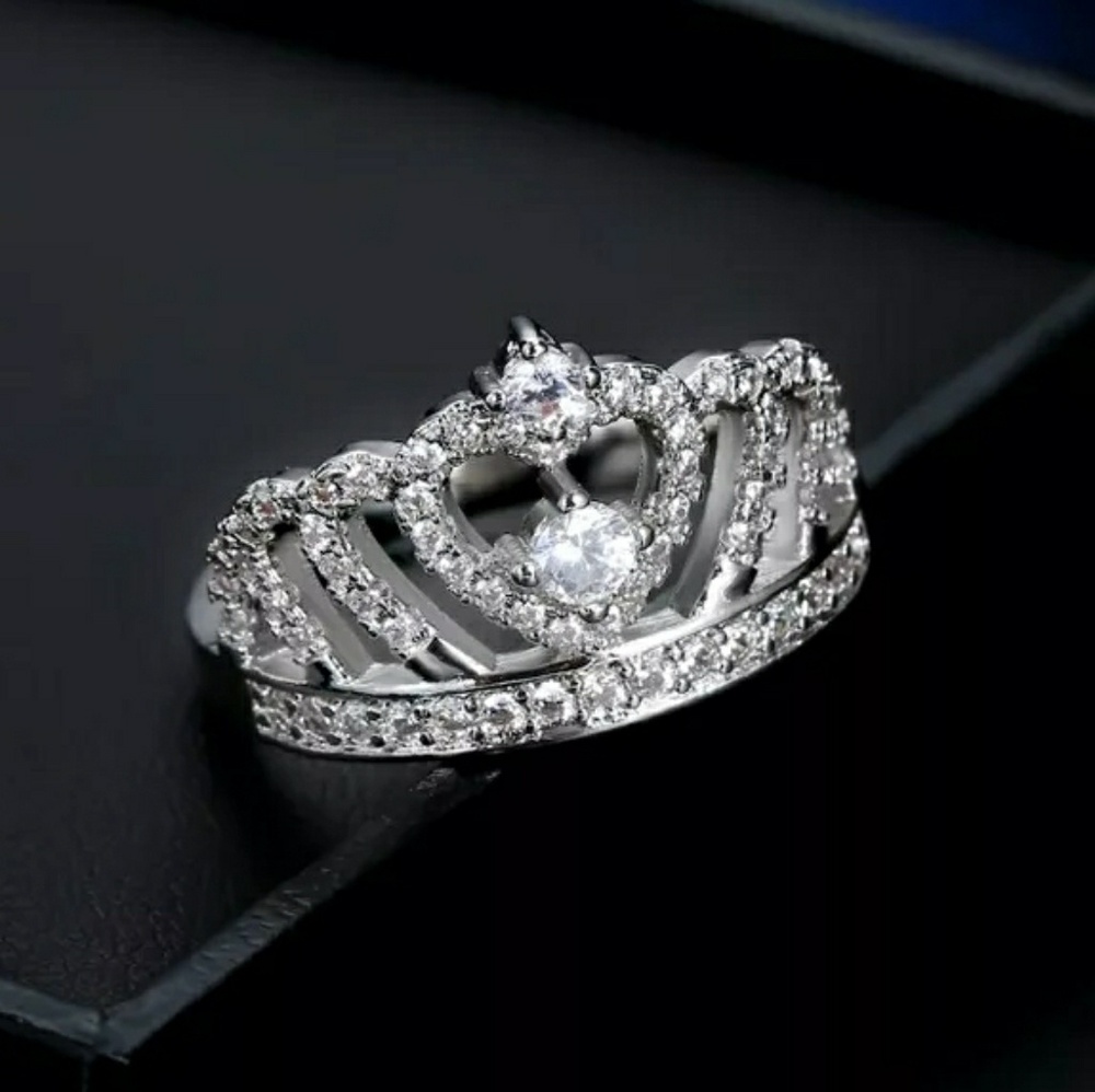 Beautiful white gold filled crown ring